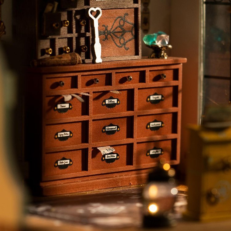 Rolife Kikis Magic Emporium